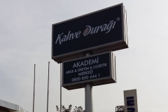 totem-tabela-kahve-durağı